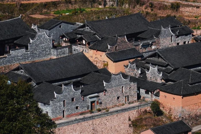 图片4:南岩村古民居 南岩村素有闽东“明清建筑博物馆之美誉”,至今村内保留有明清时期的百年古建筑42座,这些古建筑类型丰富且连片形成群落,极具学术研讨和旅游开发价值.jpg